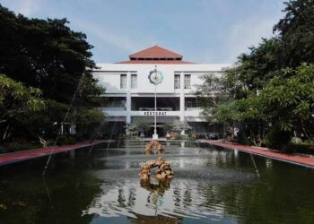 Gedung rektorat kampus ITS, Surabaya. (Foto: Dokumen ITS) kampus terbaik di jawa timurtugu jatim