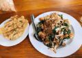 Lotek dan Gado-gado Bu Bagyo (Foto : Instagram/coolinerin.id) tugu jatm rekomendasi kuliner dii Jogja