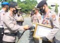 Kapolres Pasuruan AKBP Rofiq Ripto Himawan SIK SH MH memberikan reward maupun punishment sebagai bentuk apresiasi kepada polsek jajaran untuk meningkatkan kualitas kinerjanya agar menjadi lebih baik lagi. (Foto:Dok/Tugu Jatim)