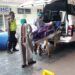 Keluar Rumah Sakit, Pelaku Carok di Malang Langsung Dijemput Polisi 9 Samsul, pelaku carok saat keluar dari rumah sakit dan langsung digelandang Petuga Polres Malang. (Foto: Rap/Tugu Jatim)
