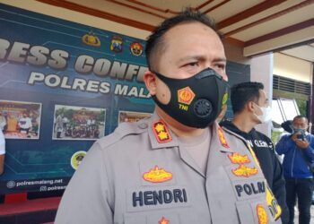 Kapolres Malang AKBP Hendri Umar memastikan jika dentuman yang terjadi di Malang Raya pada Rabu dini hari (03/02/2021) itu bukanlah suara gunung meletus maupun latihan militer. (Foto:Rap/Tugu Jatim)
