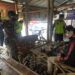 Tindak 32 Pelanggar, Petugas Gabungan Bojonegoro Lakukan Operasi Posdu di Beberapa Titik Keramaian 8 Petugas gabungan di Bojonegoro menindak masyarakat yang melanggar prokes. (Foto: Mila Arinda/Tugu Jatim)