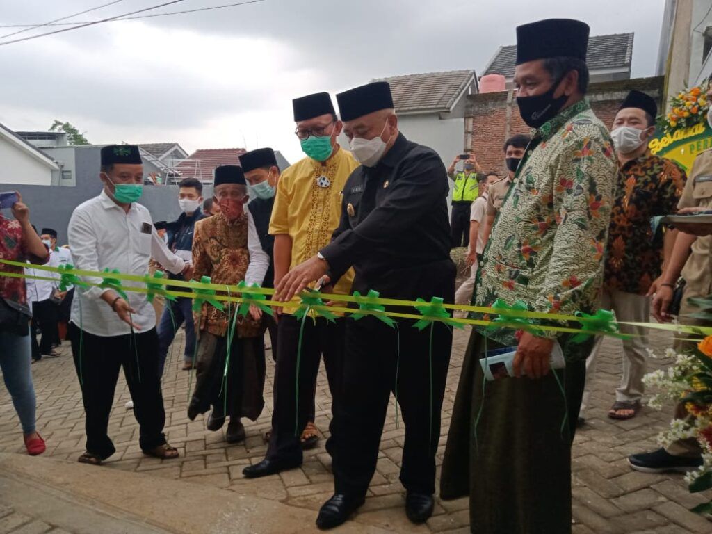 Bupati Malang Muhammad Sanusi meresmikan Rumah Sedekah di Dau, Kabupaten Malang. (Foto:Rap/Tugu Jatim)