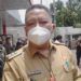 Pasca-Libur Imlek, Kasus Covid-19 di Surabaya Belum Tunjukkan Peningkatan 9 Wali Kota Surabaya (definitif) Whisnu Sakti Buana saat menjelaskan soal alat terapi plasma konvalesen di depan Unit Transfusi Darah PMI Surabaya, Selasa (16/02/2021). (Foto: Rangga Aji/Tugu Jatim)