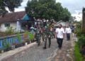 Komandan Korem (Danrem) 083/BDJ Kolonel Inf Irwan Subekti saat mengecek persiapan PPKM mikro di Pasuruan. (Foto: Dok/Tugu Jatim)