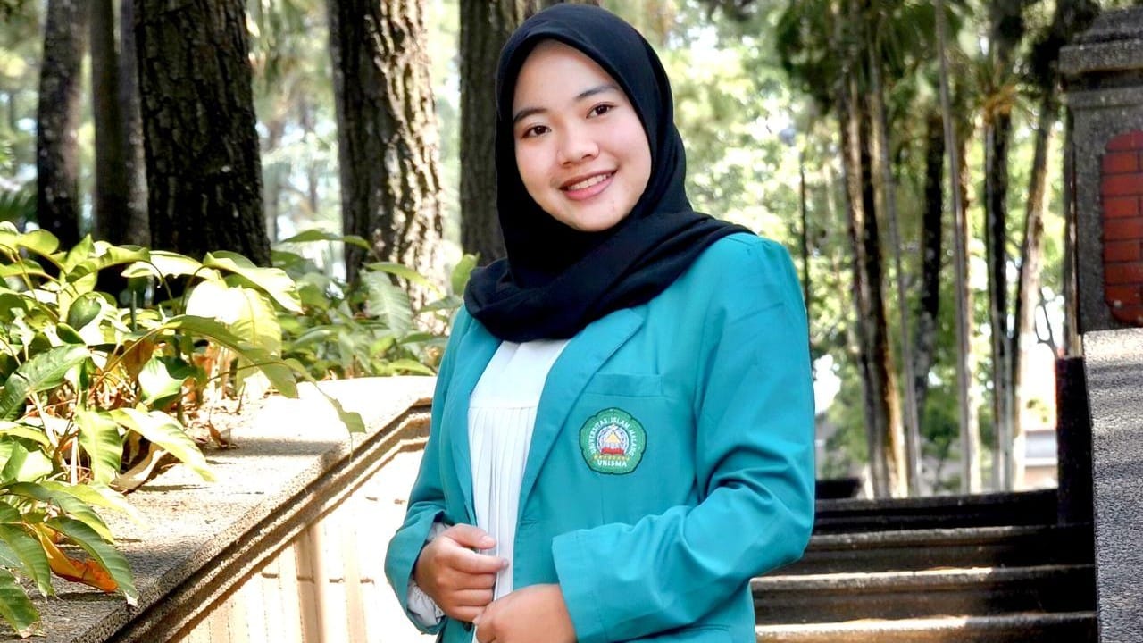 Ririn Alfiatu Rohimah, mahasiswi berprestasi dari Universitas Islam Malang (Unisma). (Foto: Dok/Tugu Jatim)