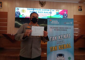 Kapolres Malang AKBP Hendri Umar mengatakan vaksinasi Covid-19 ini sudah diuji dan aman. (Foto: Rap/Tugu Jatim)