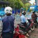 Remedial Teaching, Pemohon SIM di Kota Malang Bisa Jajal Medan Uji sebelum Tes Praktik 8 Antrean pemohon SIM mencoba track arena uji berkendara di Satpas Polresta Malang Kota. (Foto: Azmy/Tugu Malang/Tugu Jatim)