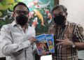 Ketua Koperasi Saudagar Minang Raya (SMR) Joinerri Kahar, bersama Dr Aqua Dwipayana. (Foto: Dokumen/Tugu Malang/Tugu Jatim)