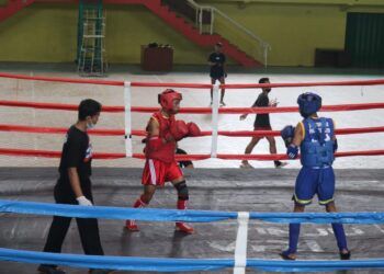 Atlet Muay Thai Tuban yang tengah berlaga di Kejurprov Jatim 2021. (Foto: Humas Koni Tuban) tugu jatim medali perak perunggu koni tuban