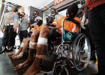 Dua pencuri di Malang yang ditembak karena dianggap melawan dengan membacok polisi yang hendak menangkapnya. (Foto: AZM/Tugu Malang/Tugu Jatim)