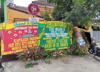 Beragam karangan bunga dari berbagai instansi dan lembaga datang dari berbagai daerah jelang hari ulang tahun Tugu Malang ID (Tugumalang.id) yang kedua 9 Februari 2021 ini. (Foto: Dokumen/Tugu Malang/Tugu Jatim)