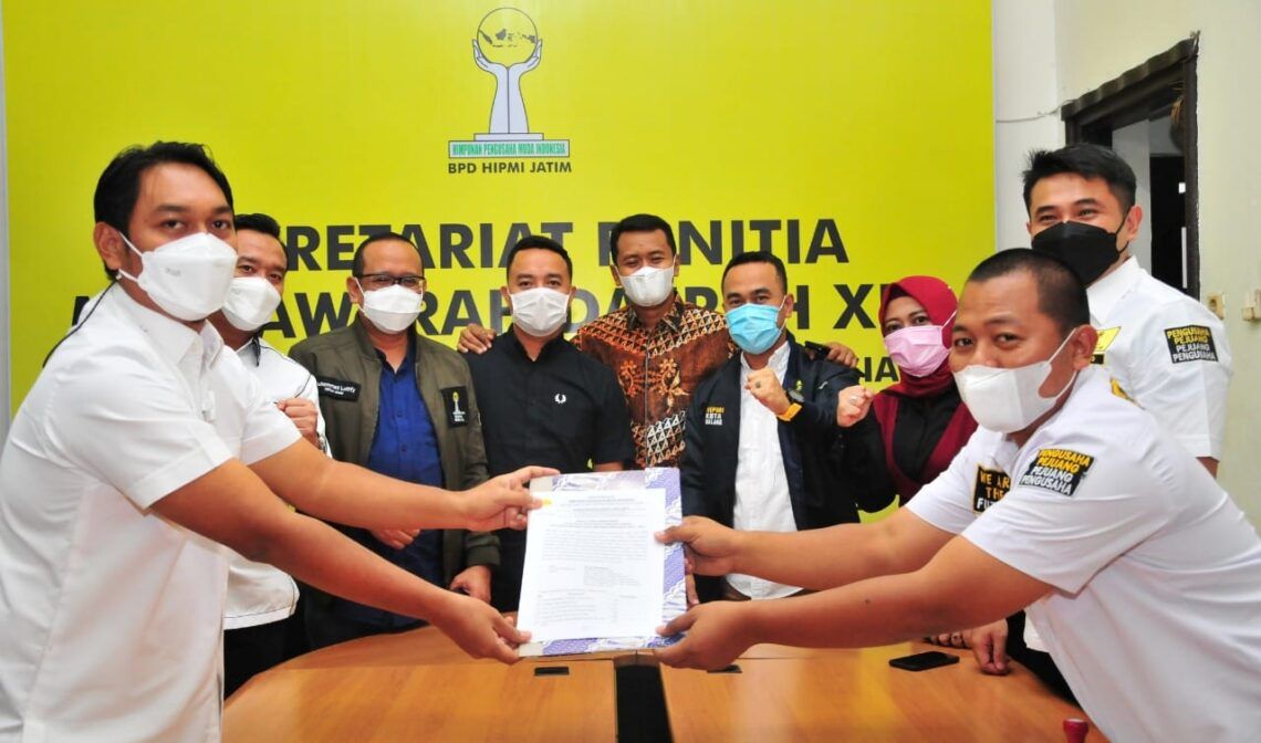 Rois Sunandar Maming diusung 28 BPC HIPMI untuk maju sebagai Calon Ketua HIPMI Jatim. (Foto: Instagram/Rois Sunandar Maming) tugu jatim