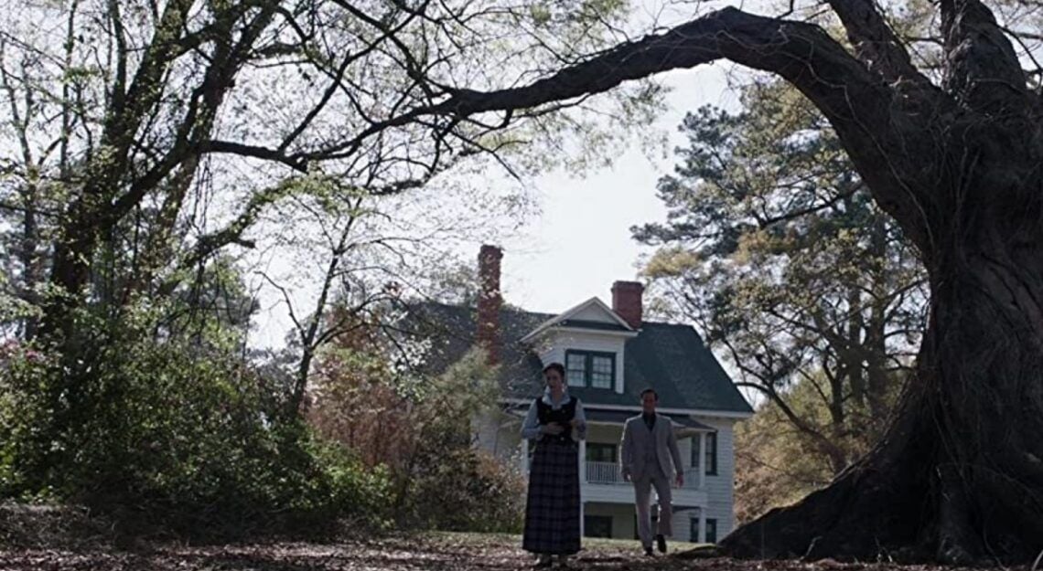 5 Film Horor Terbaik Sepanjang Masa 5 Vera Farmiga dan Patrick Wilson dalam film The Conjuring. Salah satu film horor paling seram sepanjang masa. (Foto: IMDb) tugu jatim