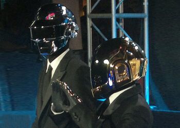 Daft Punk, duo musisi elektronik asal Prancis yang begitu legendaris menyatakan bubar. (Foto: Wikipedia) tugu jatim