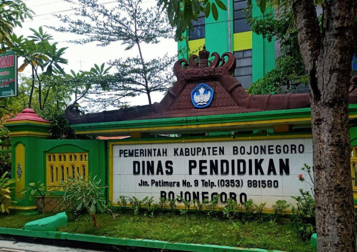 Pihak Dinas Pendidikan Bojonegoro menyatakan bahwa sekolah tatap muka diperbolehkan dengan syarat kuota hanya 25 persen. (Foto : Mila Arinda/Tugu Jatim)