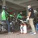 Masuk Kelompok Prioritas Penerima Vaksin, Driver Ojol di Malang Jalani Pendataan 12 Driver ojol saat melakukan sterilisasi kendaraan di Posko J3K Kantor Gojek Malang. (Foto: Azmy/Tugu Malang/Tugu Jatim)