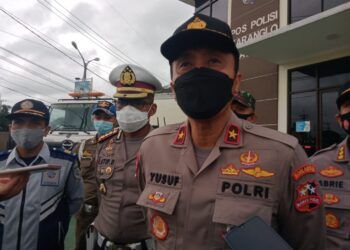 Dirregident Korlantas Polri Brigjen Pol Yusuf saat berkunjung Pos Polisi Karanglo. (Foto:Rap/Tugu Jatim)