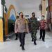 Kapolres Malang AKBP Hendri Umar bersama Dandim 0818 Kabupaten Malang-Kota Batu, Letkol (Inf) Yusub Dody Sandra saat melaksanakan operasi yustisi di Dinas Dukcapil Kabupaten Malang. (Foto: Rap/Tugu Jatim)
