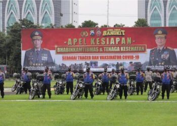 Apel Gelar Pasukan Bhabinkamtibmas di Mapolda Jatim untuk mendukung PPKM Mikro pada Kamis (11/02/2021). (Foto: Kominfo Jatim/Tugu Jatim)
