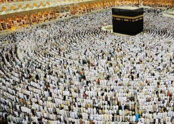Jamaah umroh gagal berangkat tahun ini ke Tanah Suci Makkah karena pandemi Covid-19. (Foto: Pixabay/Tugu Jatim)