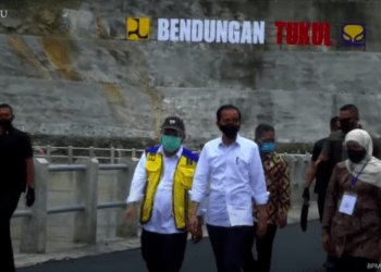Presiden RI Joko Widodo meresmikan Bendungan Tukul, Desa Karanggede, Kecamatan Arjosari, Kabupaten Pacitan, Jawa Timur, Minggu (14/02/2021) siang. (Sumber: Tangkapan Layar YouTube Sekretariat Presiden via Sekretariat Kabinet)