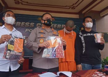 Kapolres Malang, AKBP Hendri Umar saat sesi konferensi pers ungkap kasus prostitusi, Kamis (4/2/2021). (Foto: rap/Tugu Malang/Tugu Jatim)