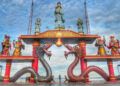 Kenjeran Park, salah satu tempat wisata di Surabaya yang cocok dikunjungi bagi kamu generasi milenial. (Foto: Beautiful Indonesia/Pinterest) tugu jatim