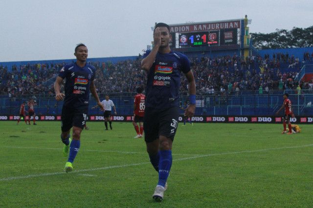 Ilustrasi saat M. Rafli usai mencetak gol ke-2 bagi Arema FC saat melawan Bali United di Stadion Kanjuruhan Senin (16/12/2019). (Foto: Bayu Eka Novanta/Tugu Jatim)