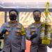 Kapolres Tuban AKBP Ruruh Wicaksono menerima penghargaan dari Kapolda Jatim Irjen Pol Nico Afinta. (Foto: Humas Polres Tuban) tugu jatim