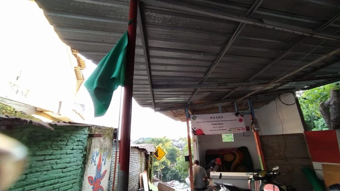 Pemkot Malang Target 4 Ribu Posko PPKM Mikro Segera Terealisasi 5 Posko PPKM Mikro yang dibangun di RT 07 RW 07 Kelurahan Kidul Dalem Kecamatan Klojen Kota Malang. (Foto : Azmy/Tugu Malang/Tugu Jatim) pemkot malang