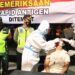 Terjaring Operasi Yustisi, Puluhan Warga di Tuban Wajib Jalani Rapid Test Antigen 8 Rapid test antigen yang dilakukan terhadap sejumlah pengunjung kafe di Tuban yang melanggara protokol kesehatan. (Foto: Polres Tuban)