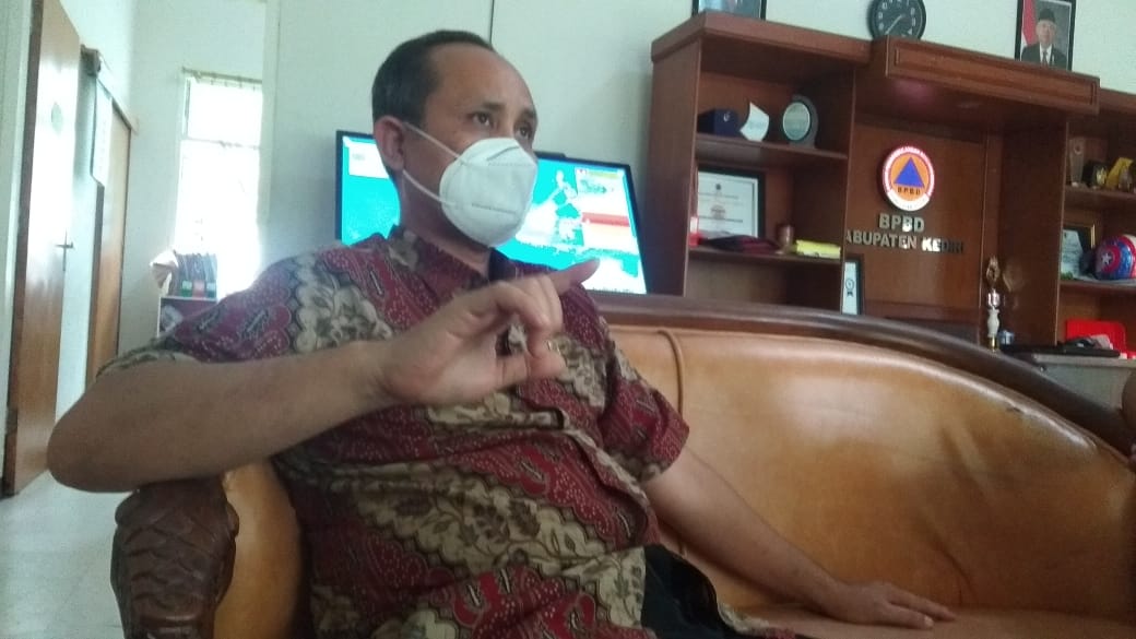 6 Kecamatan di Kabupaten Kediri Dinilai Rawan Bencana 5 Kepala Pelaksana (Kalaksa) BPBD Kabupaten Kediri, Slamet Turmudi menjelaskan bahwa 6 kecamatan di Kabupaten Kediri rawan bencana. (Foto: Noe/Tugu Jatim)