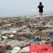 Ecoton Desak Produsen Popok Sediakan Kontainer Khusus untuk Sampah Popok 12 Sampah popok bayi dan plastik di pantai Tuban. (Foto: Mochamad Abdurrochim/Tugu Jatim) ecoton