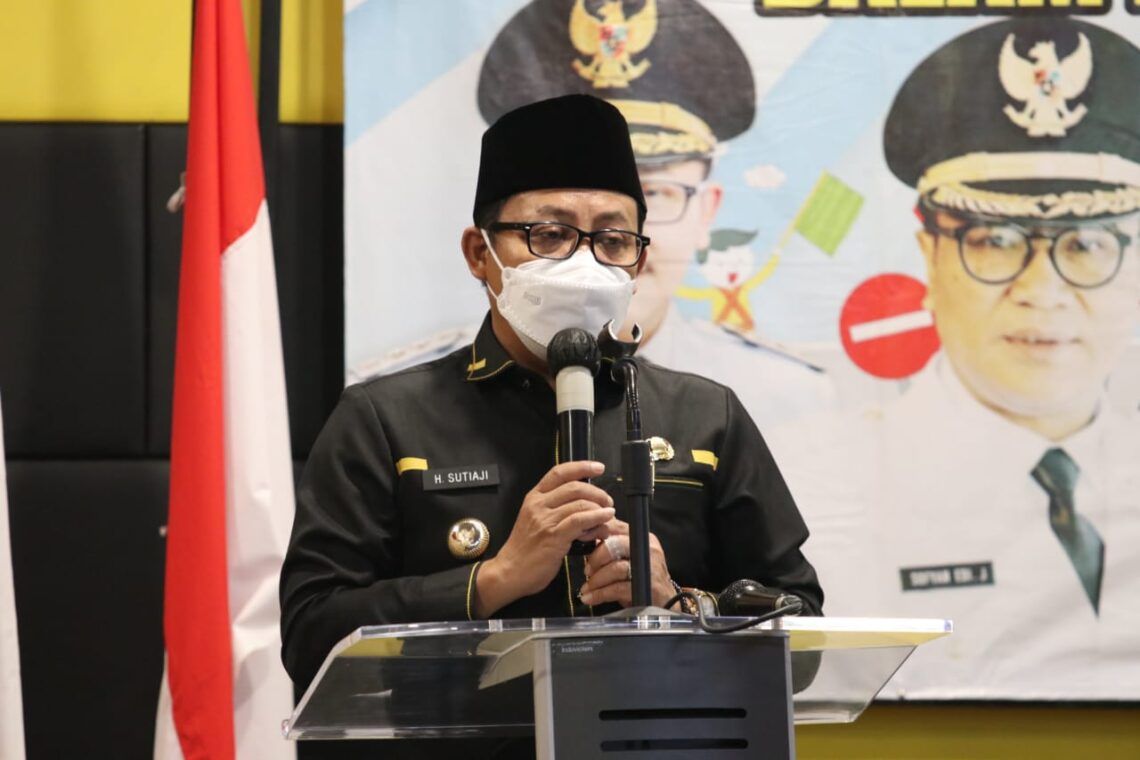 Waspada, Beredar Akun Facebook Palsu Atas Namakan Wali Kota Malang 5 Wali Kota Malang, Sutiaji mewacanakan bakal memberikan reward atau hadiah bagi para vaksinator COVID-19. (Foto: Pemkot Malang) tugu jatim pemkot malang
