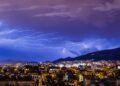 Ilustrasi fenomena petir atau thunderstorm yang terjadi di Malang Raya. (Foto: Pixabay/Tugu Jatim)