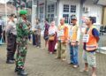 Sejumlah warga Winongan, Pasuruan masih banyak yang abai prokes dan disanksi membaca surat Al-Fatihah dan ucapkan Pancasila. (Foto: Dokumen) tugu jatim