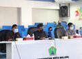 Wakil Wali Kota Malang Sofyan Edi Jarwoko saat membahas perumusan kebijakan pemberian insentif dan kemudahan investasi di Ngalam Command Center (NCC) Balai Kota Malang, Kamis (4/2/2021). (Foto: Kominfo Kota Malang) tugu jatim