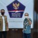 Diundang Khusus, Motivator Dr Aqua Dwipayana Hadiri Penganugerahan Doktor Kehormatan kepada Letjen TNI Doni Monardo dari IPB 12 Pakar Komunikasi dan Motivator Nasional Dr Aqua Dwipayana bersama Kepala Badan Nasional Penanggulangan Bencana (BNPB) Letjen TNI Doni Monardo. (Foto: Dok/Tugu Jatim)