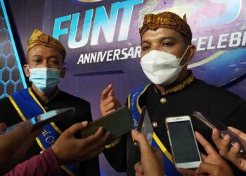 Imopreneur Belly Kurniawan dan Laili Demiati saat diwawancarai awak media. (Foto: Azmy/Tugu Jatim)