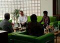 Wali Kota Surabaya Eri Cahyadi bersama Direktur Utama PDAM Dodik Sudarjono dan jajarannya Kamis (25/03/2021). (Foto: Rangga Aji/Tugu Jatim)