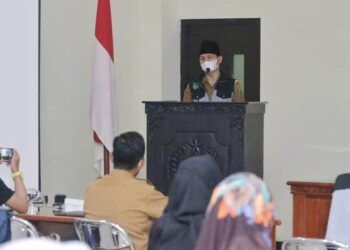 Bupati Trenggalek Gus Ipin membuka business bootcamp Perempuan Hebat Trenggalek MEROKET batch kedua. (Foto: Dokpim Trenggalek/Tugu Jatim)