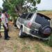 Hendak Dahului Kendaraan Lain, Mobil di Bojonegoro Tabrak Pohon dan Sopir Tewas di Tempat 9 Mobil korban kecelakaan di Jalan Raya Pohwates–Kedungadem, Bojonegoro, Senin (01/03/2021), sekitar pukul 12.40 WIB. (Foto: Kapolsek Sumberrejo Bojonegoro/Tugu Jatim)