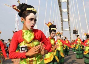 Penari Thengul dalam acara Thengul International Folklore Festival (TIFF) di Bojonegoro tahun 2019. (Foto: IG @humas.bjn/Tugu Jatim)