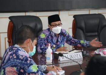 Wali Kota Malang Sutiaji memberikan penjelasan soal pendaftaran sebagai sekda. (Foto: Feni Yusnia/Tugu Jatim)