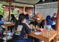 Sejumlah tim atlet Porprov Catur Kota Malang saat laga uji coba melawan tim catur PON Jawa Timur. (Foto: Percasi Kota Malang/Tugu Jatim)