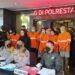 Kabid Humas Polda Jatim Kombes Pol Gatot Repli Handoko saat memimpin konferensi pers pengungkapan kasus narkoba yang melibatkan pejabat ASN Pemkot Malang, Minggu (28/3/2021). (Foto : Azmy/Tugu Malang/Tugu Jatim) salah tangkap