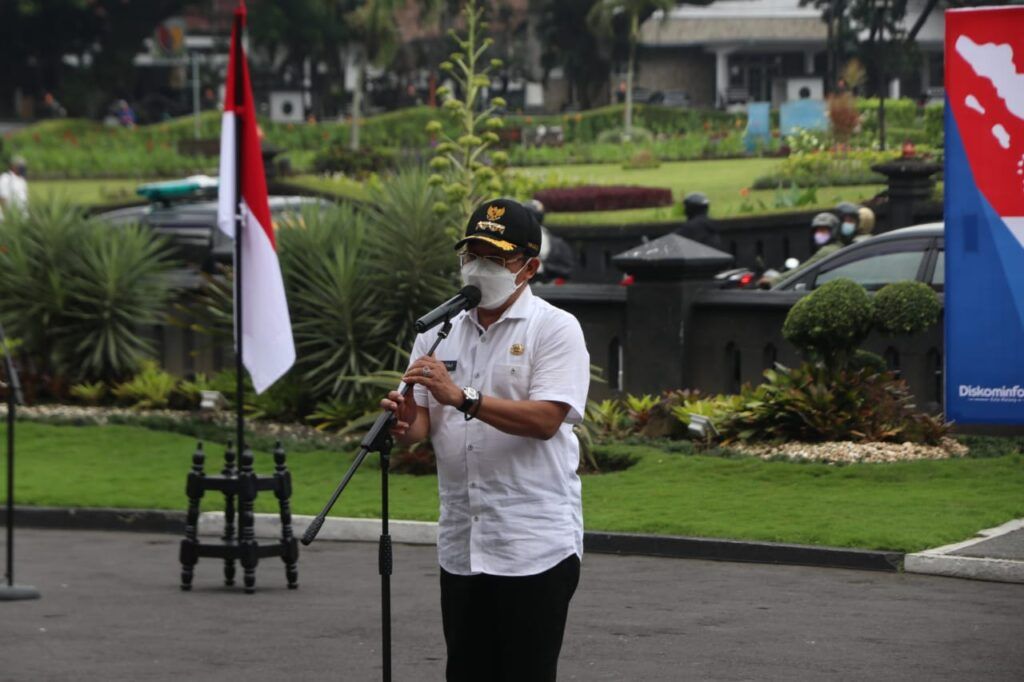 Wali Kota Malang, Sutiaji saat Deklarasi Jaga NKRI, Lawan Covid-19, Radikalisme, Terorisme dan Narkoba di halaman depan Balai Kota Malang, Rabu (10/03/2021). (Foto: Dokumen/Pemkot Malang)