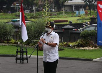 Wali Kota Malang, Sutiaji saat Deklarasi Jaga NKRI, Lawan Covid-19, Radikalisme, Terorisme dan Narkoba di halaman depan Balai Kota Malang, Rabu (10/03/2021). (Foto: Dokumen/Pemkot Malang)