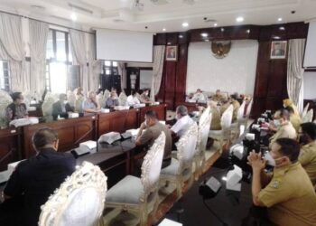 Audiensi dengan Paguyuban Pemilik, Pedagang dan Penghuni (P4) City of Tomorrow (Cito) Mall Surabaya dengan Wali Kota Surabaya, Eri Cahyadi di Ruang Sidang Wali Kota, Senin (29/03/2021). (Foto: Rangga Aji/Tugu Jatim)